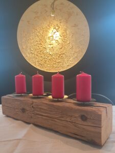 rustikaler Adventsbalken